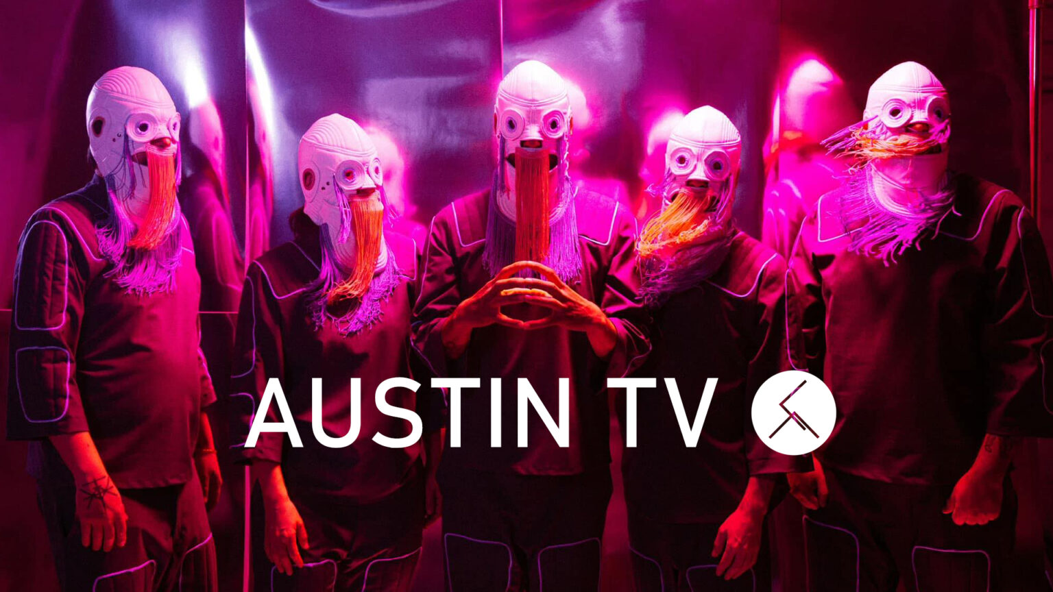 Austin TV esta de regreso con nueva canción De la orquídea y la avispa